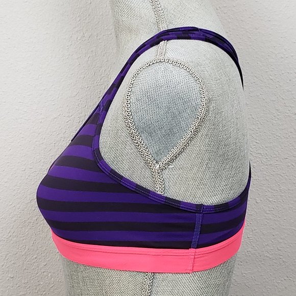 Nike Dri-fit sports bra striped size small - Picture 4 of 7